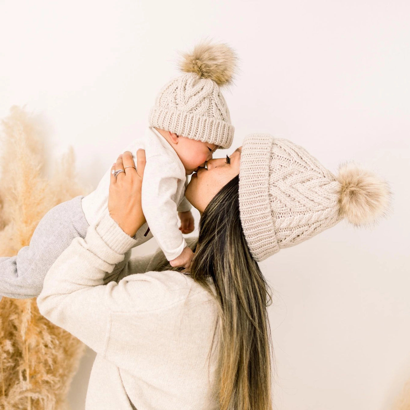 Oatmeal Pop Pom Pom Beanie Hat